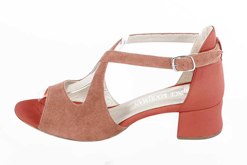 Coral orange women's closed back sandals, with crossed straps. Round toe. Low flare heels. Profile view - Florence KOOIJMAN